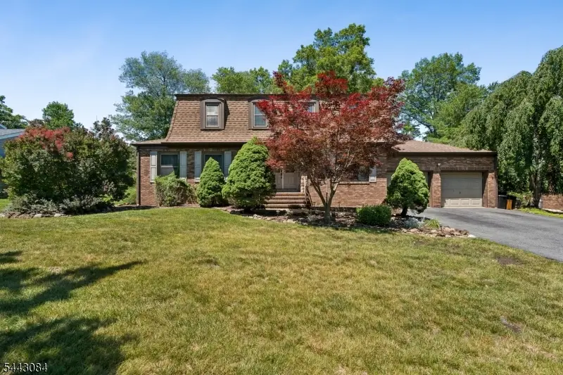39 Robin Hood Way, Wayne, NJ 07470 - #1