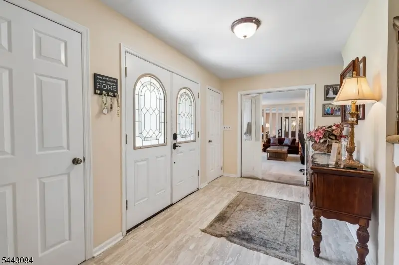 39 Robin Hood Way, Wayne, NJ 07470 - #3