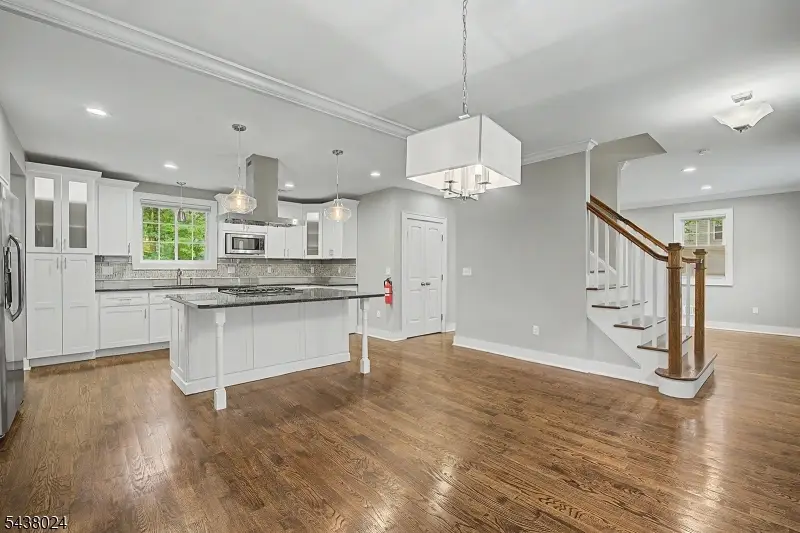 8 Phyllis Pl, Randolph, NJ 07869 - #3