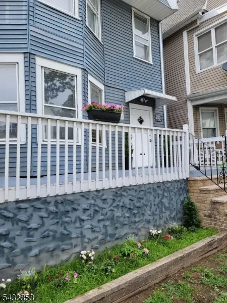 327 Amherst St, East Orange, NJ 07018 - #3