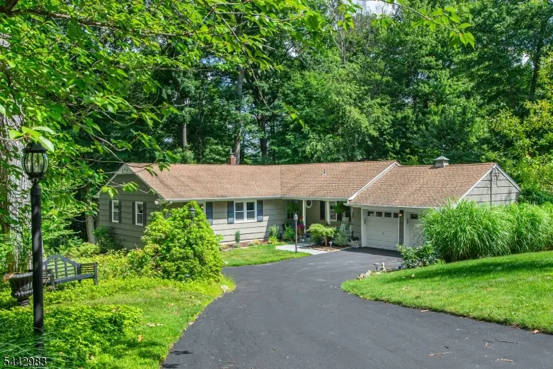 17 Hillcrest Dr, Randolph, NJ 07869 - #1