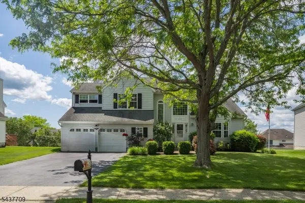 6 Snead Ct, Mount Olive Twp., NJ 07836