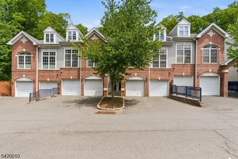 605 Donato Cir, Scotch Plains, NJ 07076 - #1