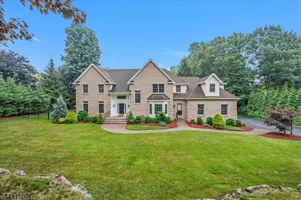 1 Barbara Dr, Randolph Twp., NJ 07869