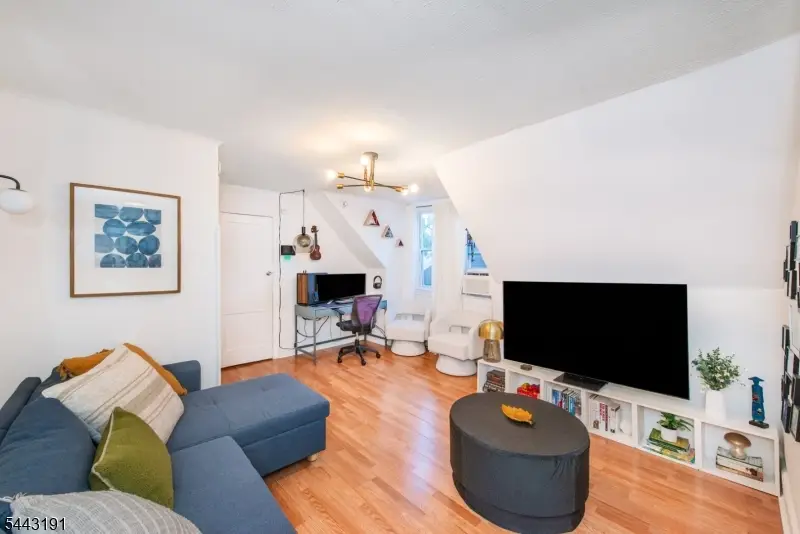 23 S 17th St, East Orange, NJ 07018 - #3