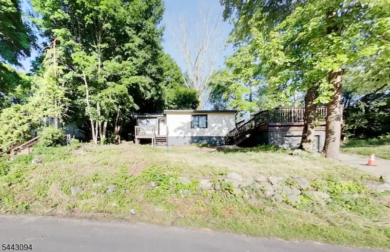 43 E Shore Trl, Stockholm, NJ 07460 - #3