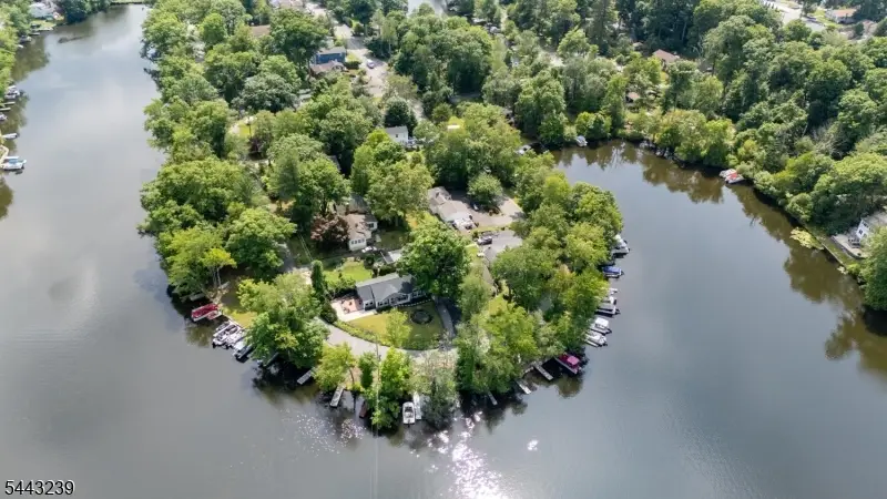 74 Race Track Dr, Upper Greenwood Lake, NJ 07480 - #2