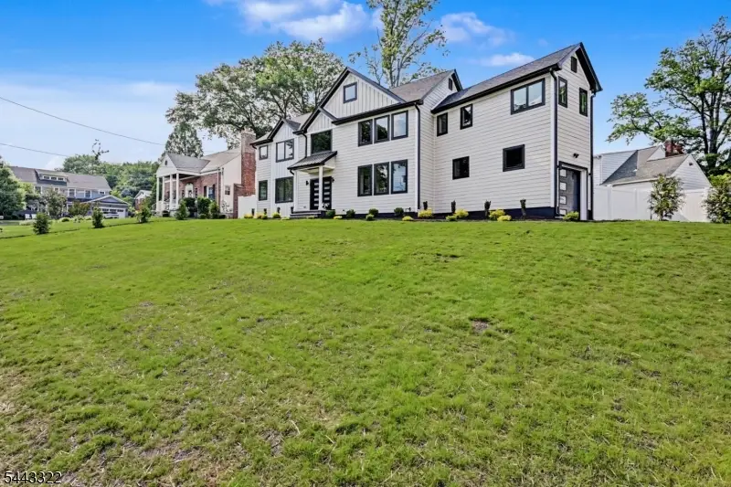 10 Shawnee Rd, Cranford, NJ 07016 - #1