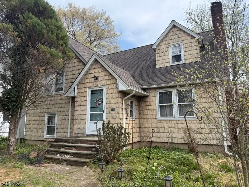 635 Rockview Ave, North Plainfield, NJ 07063 - #1