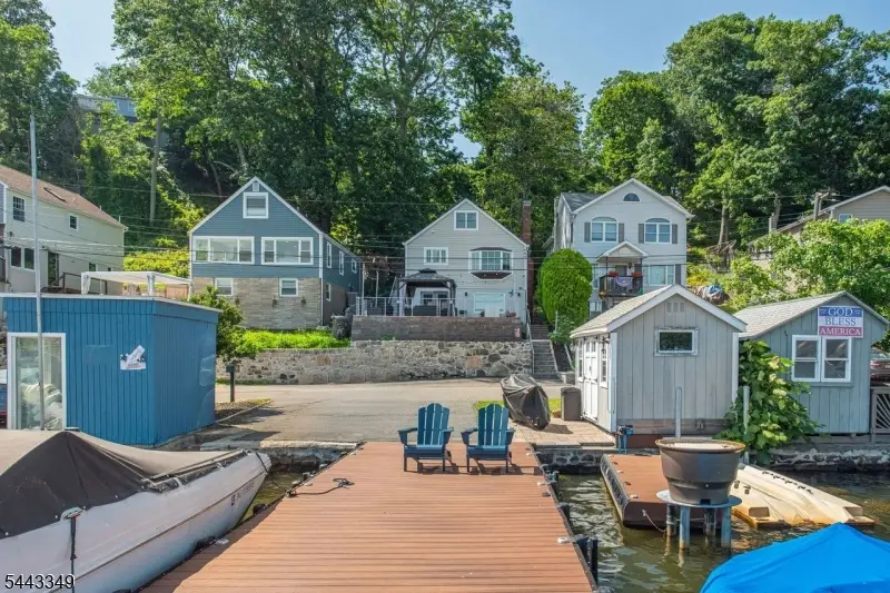 33 S Lakeside Ave, Lake Hopatcong, NJ 07849 - #2