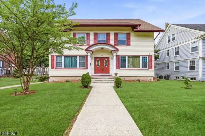 569 Berkeley Ave, Orange, NJ 07050 - #1