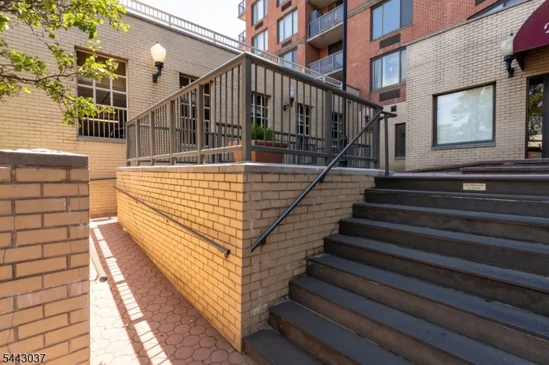 415 Newark St #5A, Hoboken, NJ 07030 - #2
