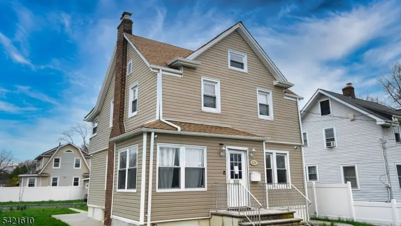824 Chestnut St, Roselle, NJ 07203 - #2