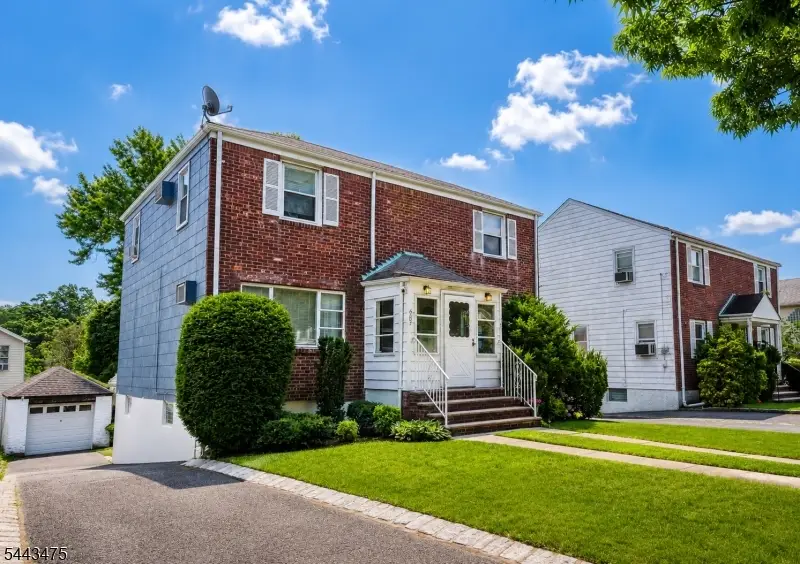 605 Linden Ave, Teaneck, NJ 07666 - #2