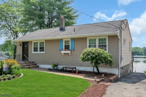 3 Duck Point Trl, Jefferson Twp., NJ 07849