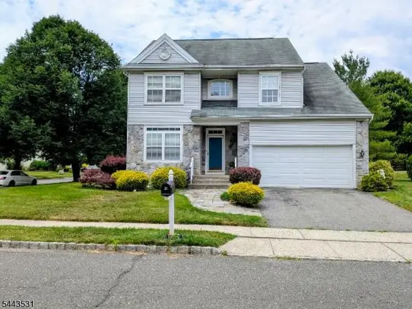 22 Village Square Dr, Union Twp., NJ 08802