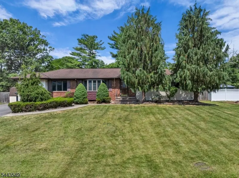 77 Schwinn Dr, Clark, NJ 07066 - #1