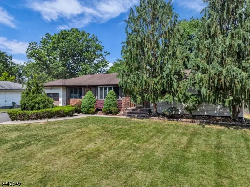 77 Schwinn Dr, Clark, NJ 07066 - #2