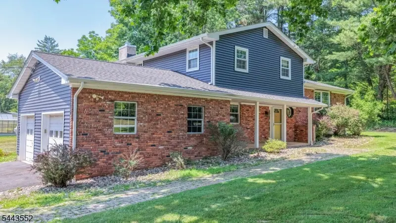 8 Deer Path, Holland, NJ 08848 - #2