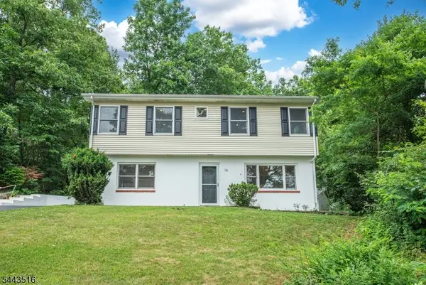 16 Florence St, Hopatcong Boro, NJ 07843