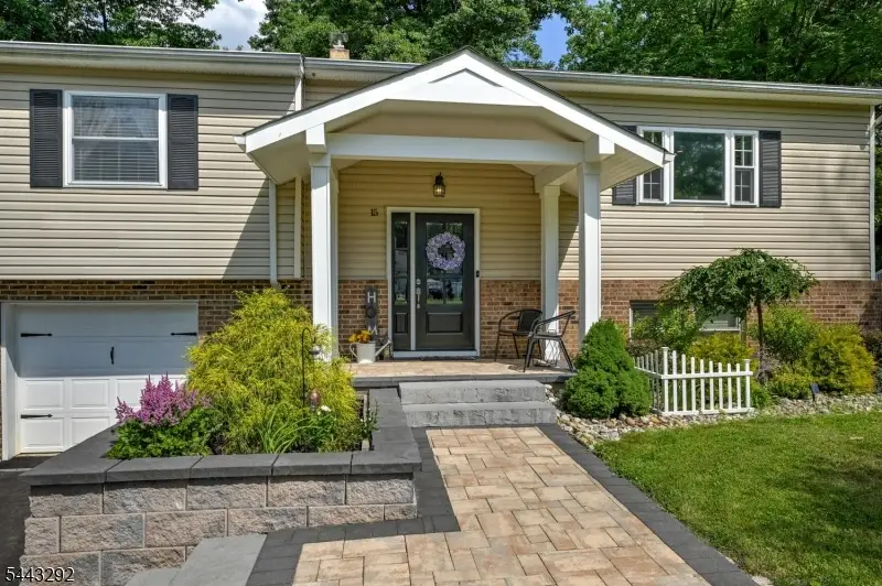 15 Camelot Dr, Budd Lake, NJ 07828 - #2