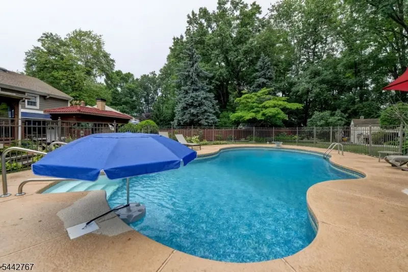 835 Colonial Arms Rd, Union, NJ 07083 - #2