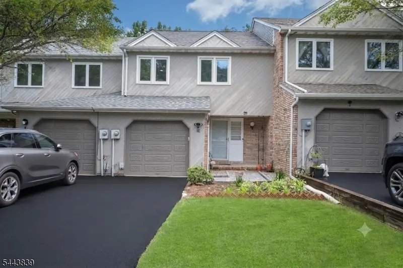 18 Guilford Ct, Parsippany Troy Hills, NJ 07054 - #2