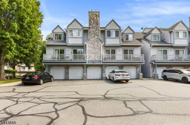 5 Garden Ct, Roxbury, NJ 07876 - #1