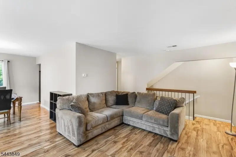 5 Garden Ct, Roxbury, NJ 07876 - #3