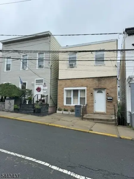 6212 Polk St, West New York Town, NJ 07093
