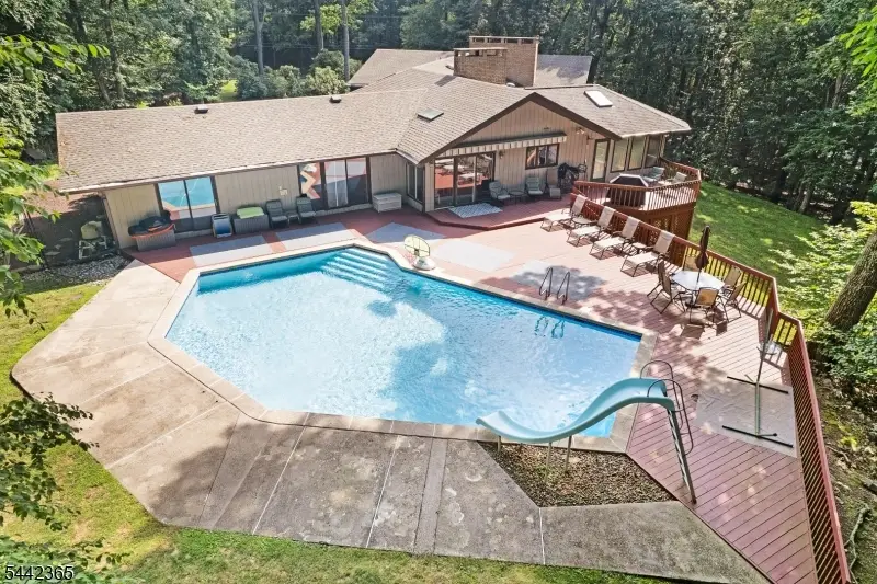18 Horizon Dr, Mendham, NJ 07945 - #1