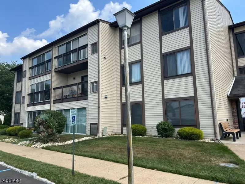 278 Crosse Dr #2H, Monroe, NJ 08831 - #1
