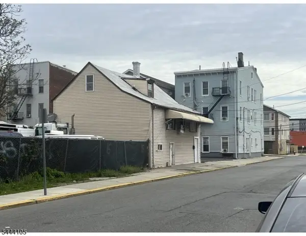124 South St, Passaic City, NJ 07055