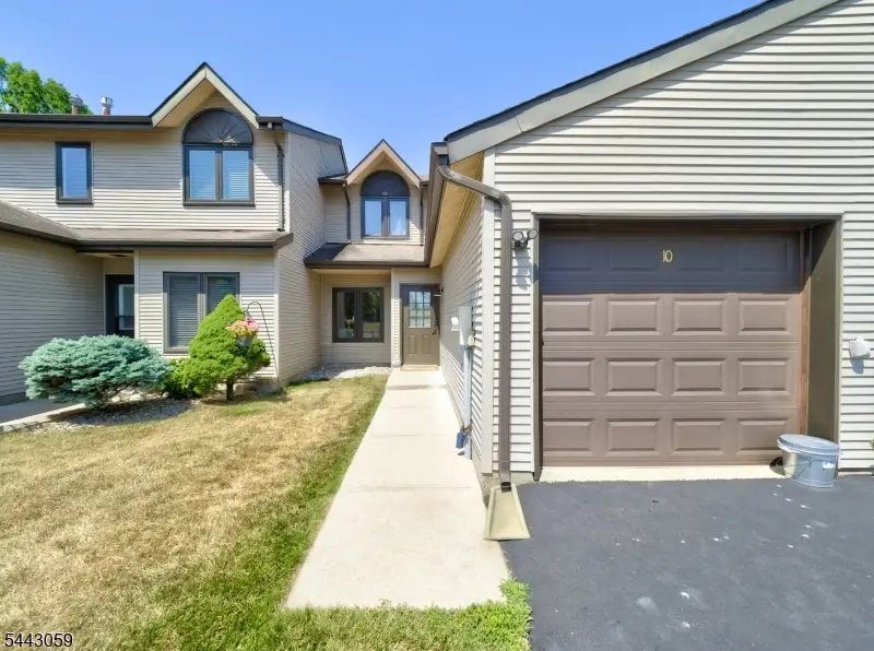 10 Plum Court, Raritan, NJ 08822 - #2