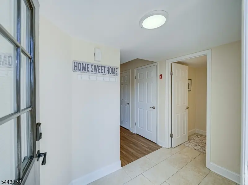 10 Plum Court, Raritan, NJ 08822 - #3