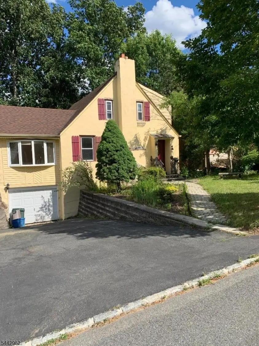 17 Dogwood Ter, Livingston, NJ 07039 - #2