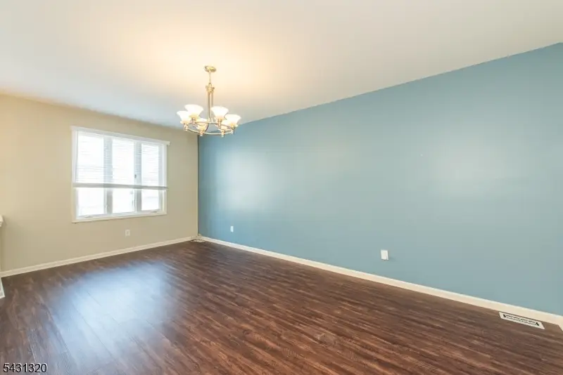 46 Devonshire Dr, Clifton, NJ 07013 - #3