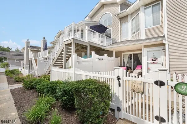 8 Bentley Court, Bedminster Twp., NJ 07921