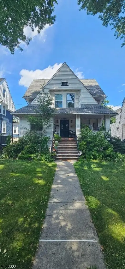 425 Chestnut St, Roselle Park, NJ 07204 - #1
