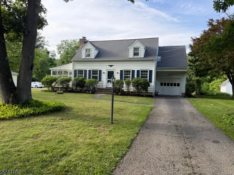 4 Gordon Rd, Lower Berkshire Valley, NJ 07885 - #1