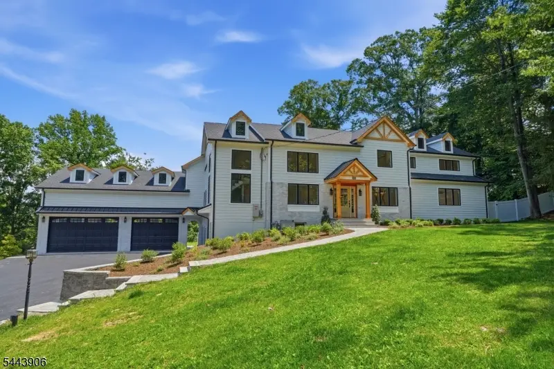 180 Roundtop Rd, Bernardsville, NJ 07924 - #1