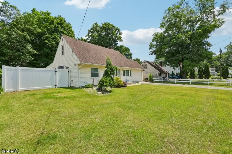 35 Spruce Rd, Pompton Lakes, NJ 07442 - #2