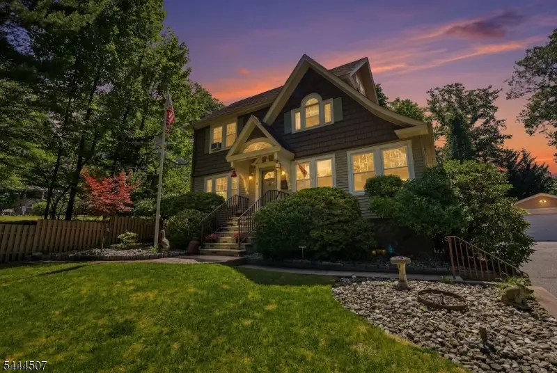 16 Arlington Ave, Caldwell, NJ 07006 - #2