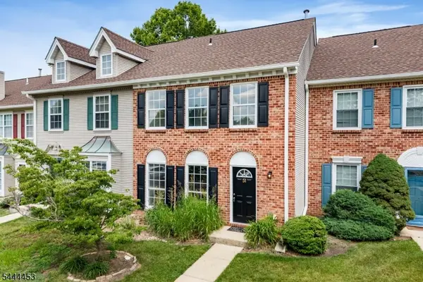 51 Chelsea Ct, Franklin Twp., NJ 08823