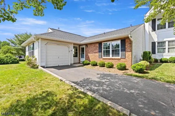 357 Cotswold Pl, Franklin Twp., NJ 08873