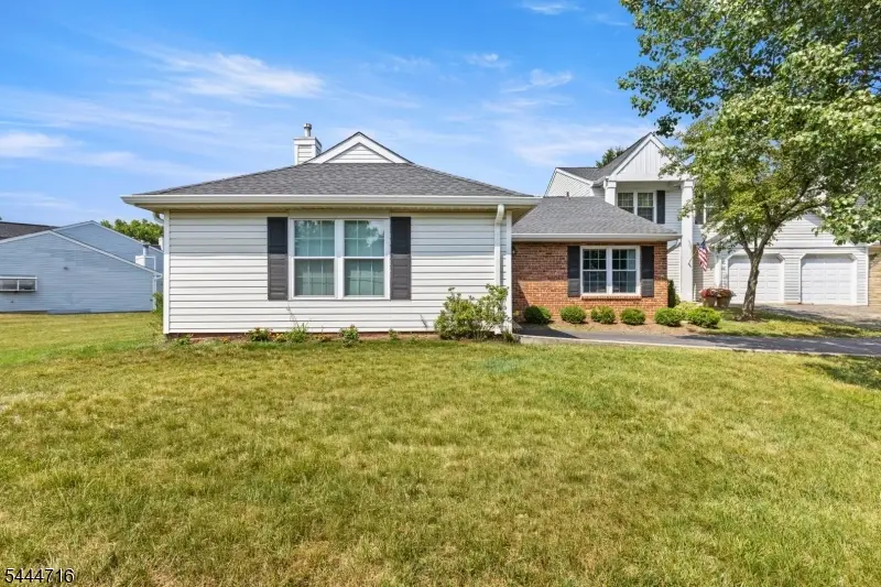 357 Cotswold Pl, Franklin, NJ 08873 - #2