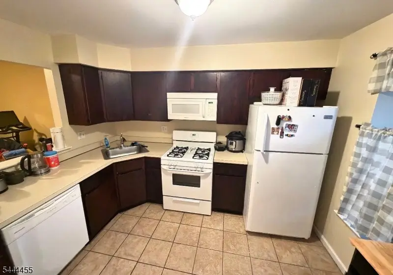 48 Nottingham Way, Franklin, NJ 08873 - #2