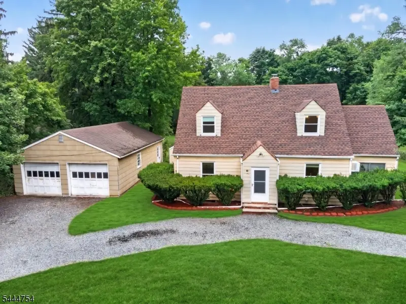 75 Welshs Ln, Franklin, NJ 08873 - #1