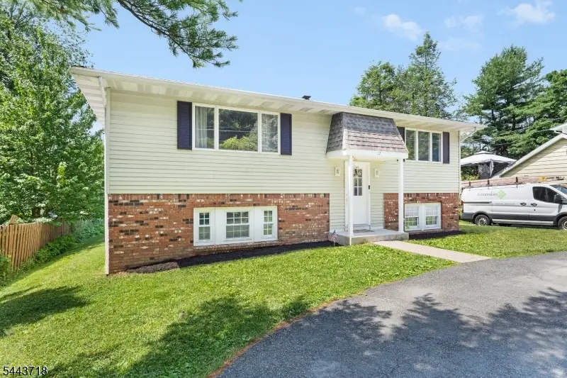 17 Muscotah Rd, Highland Lakes, NJ 07422 - #1