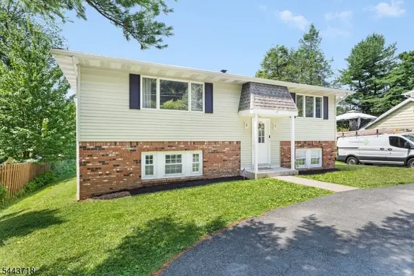 17 Muscotah Rd, Vernon Twp., NJ 07422